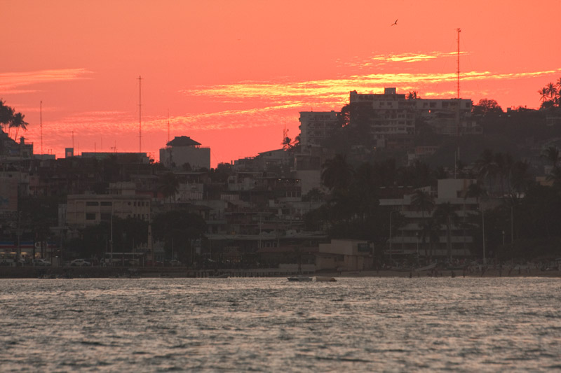 apus in acapulco cu cladiri