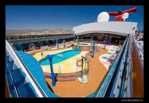 lido deck