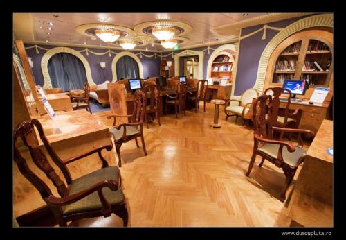 internet cafe